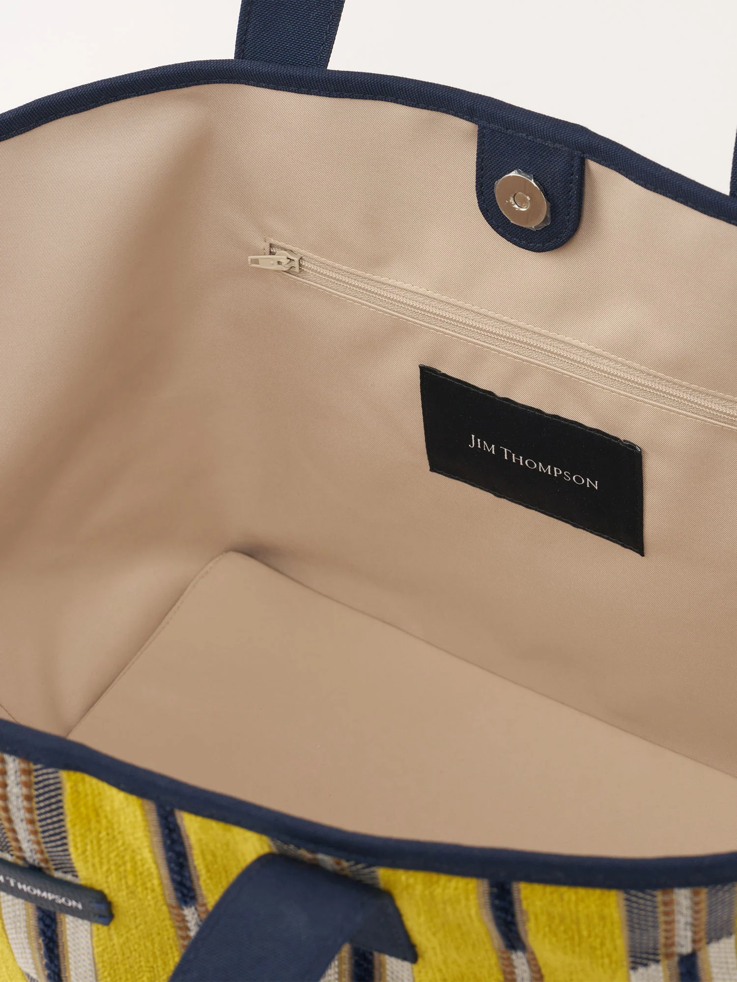 Anin Chenille Capri Beach Bag - Image 4