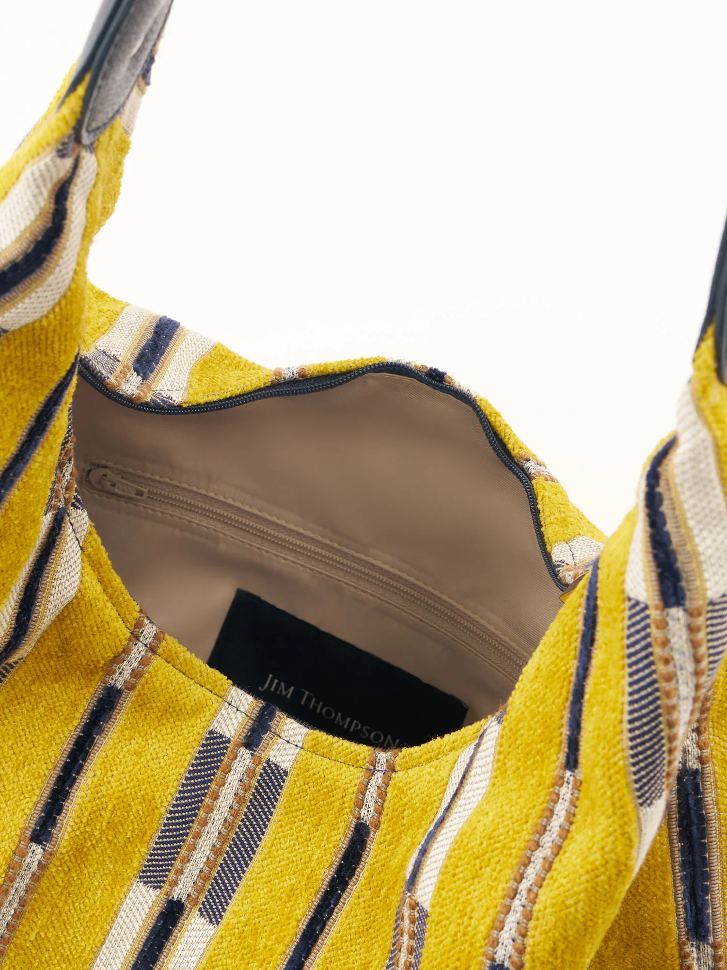 Anin Chenille Shoulder Bag - Image 4