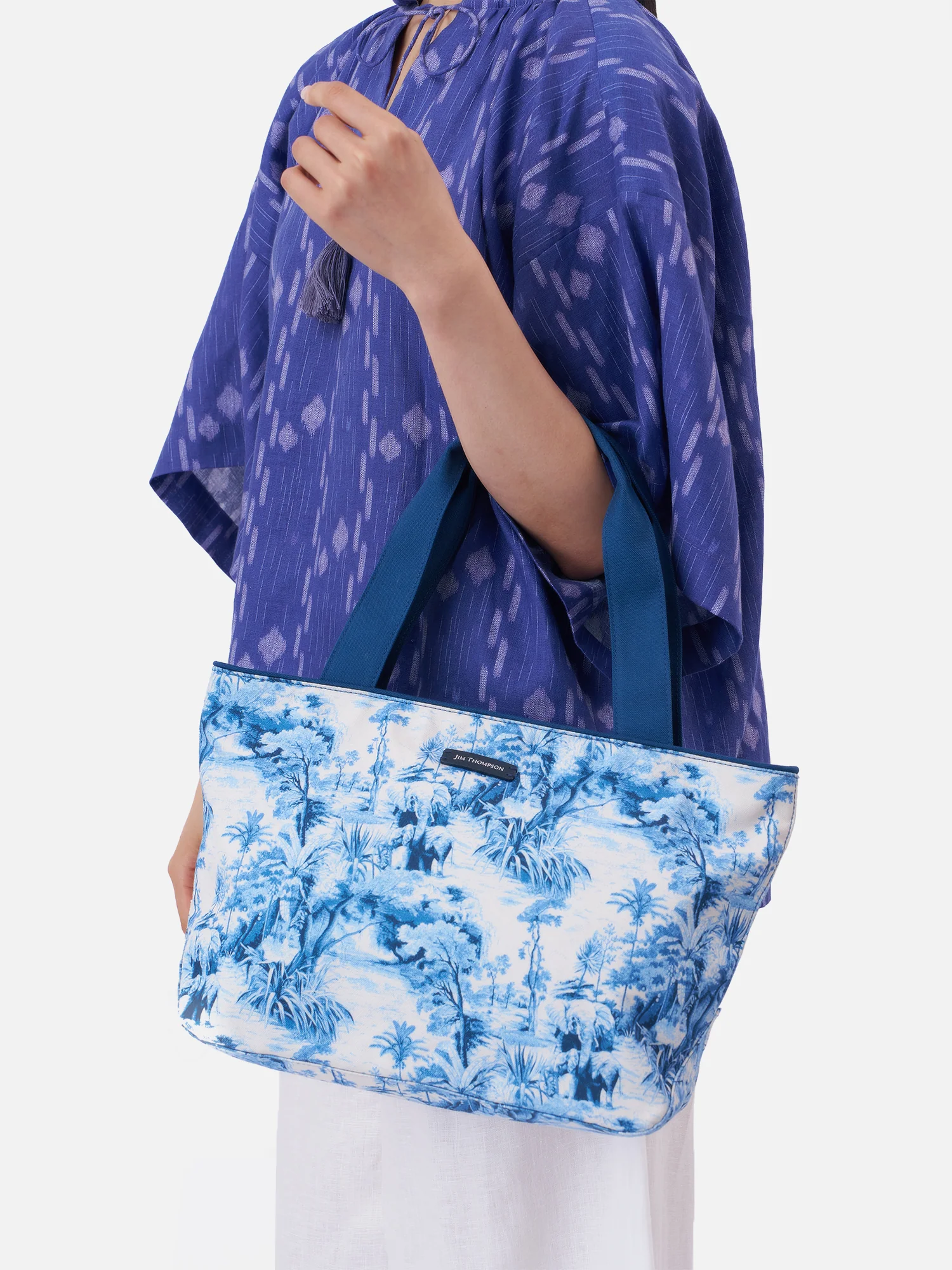 Elephant Amour Dickson Canvas Tote - Image 2