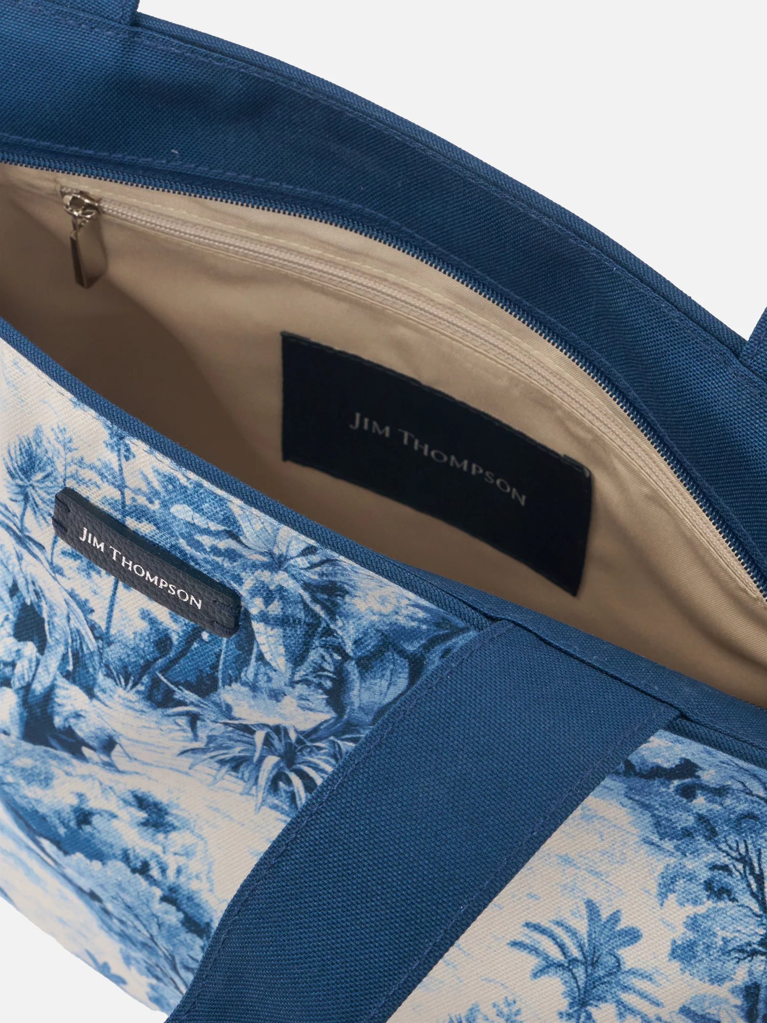 Elephant Amour Dickson Canvas Tote - Image 3