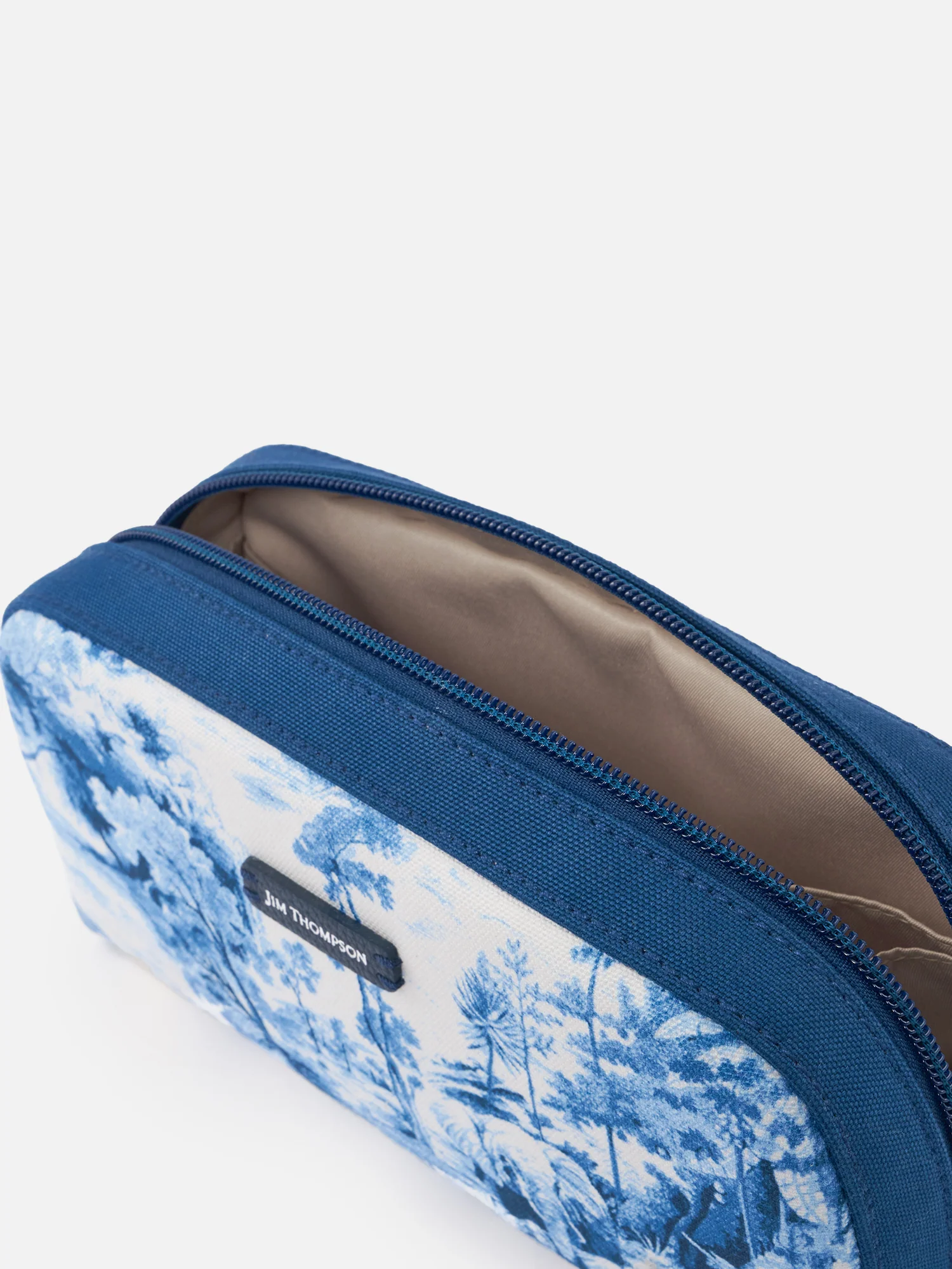 Elephant Amour Fig Pouch - Image 2