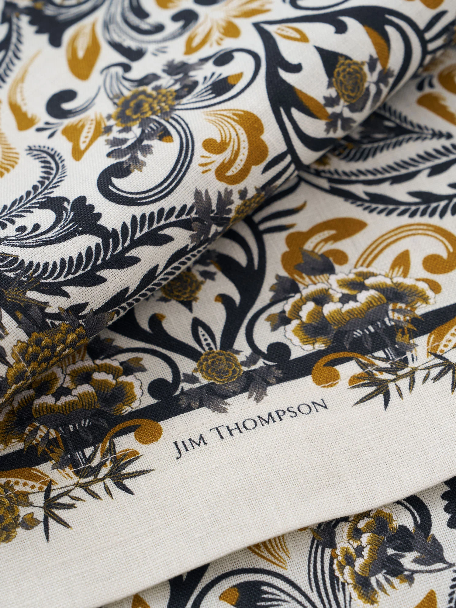 Floral Arabesque Table Runner - Image 2