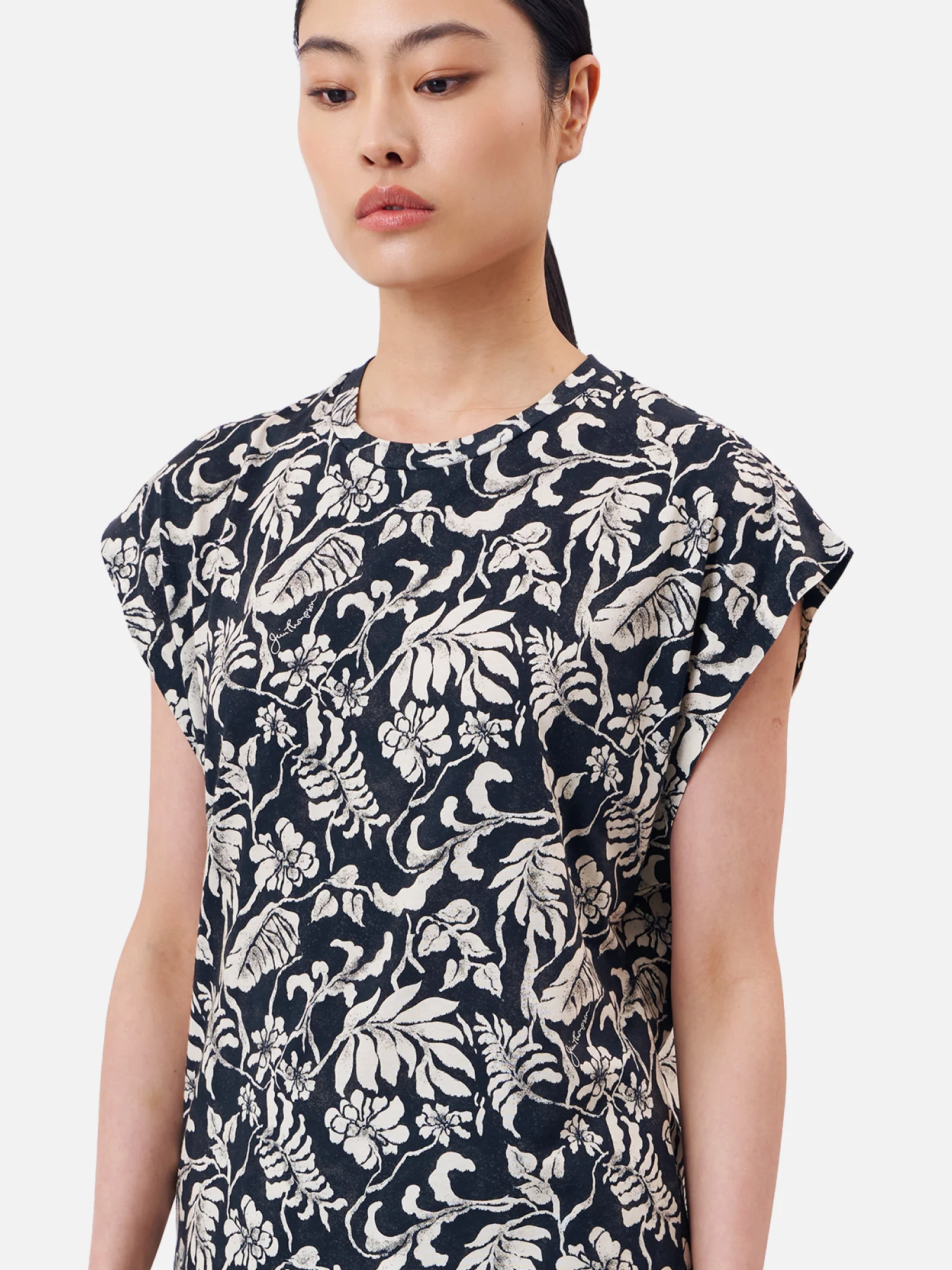 Foliage Sleeveless T-Shirt - Image 3