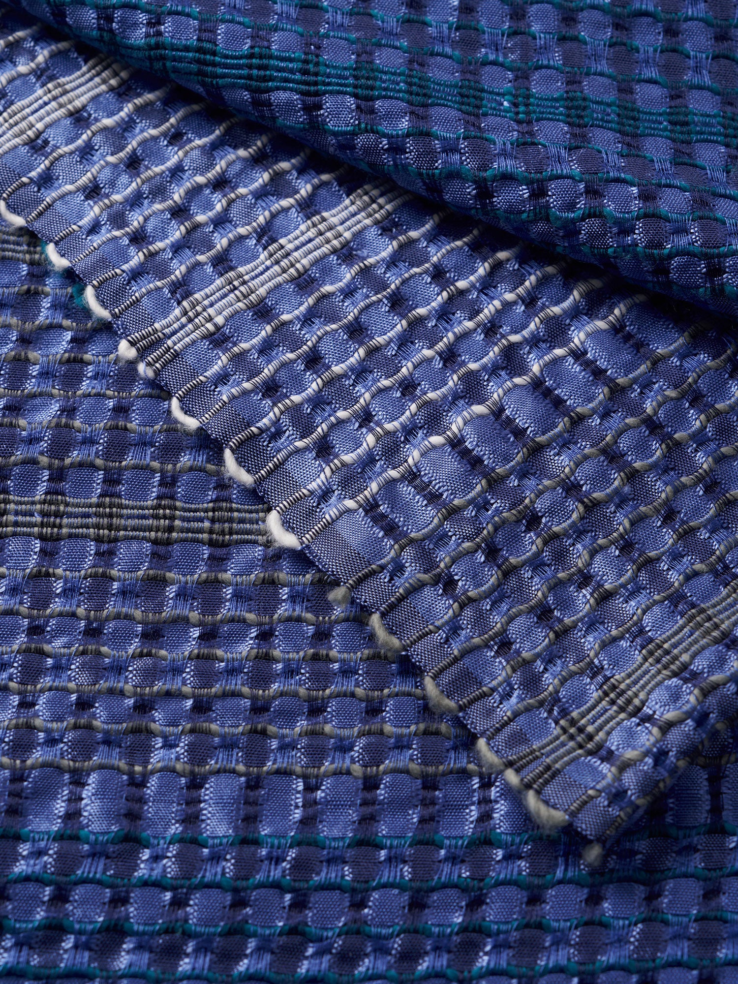 Honeycomb Silk Cotton Handwoven Scarf - Image 3