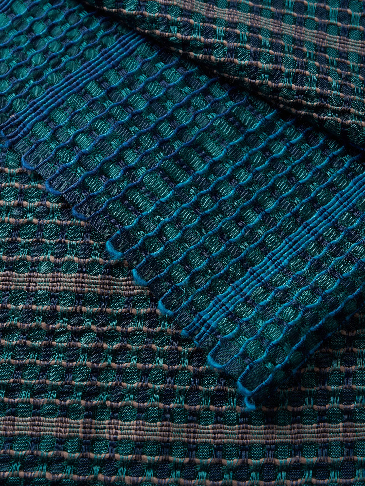 Honeycomb Silk Cotton Handwoven Scarf - Image 4