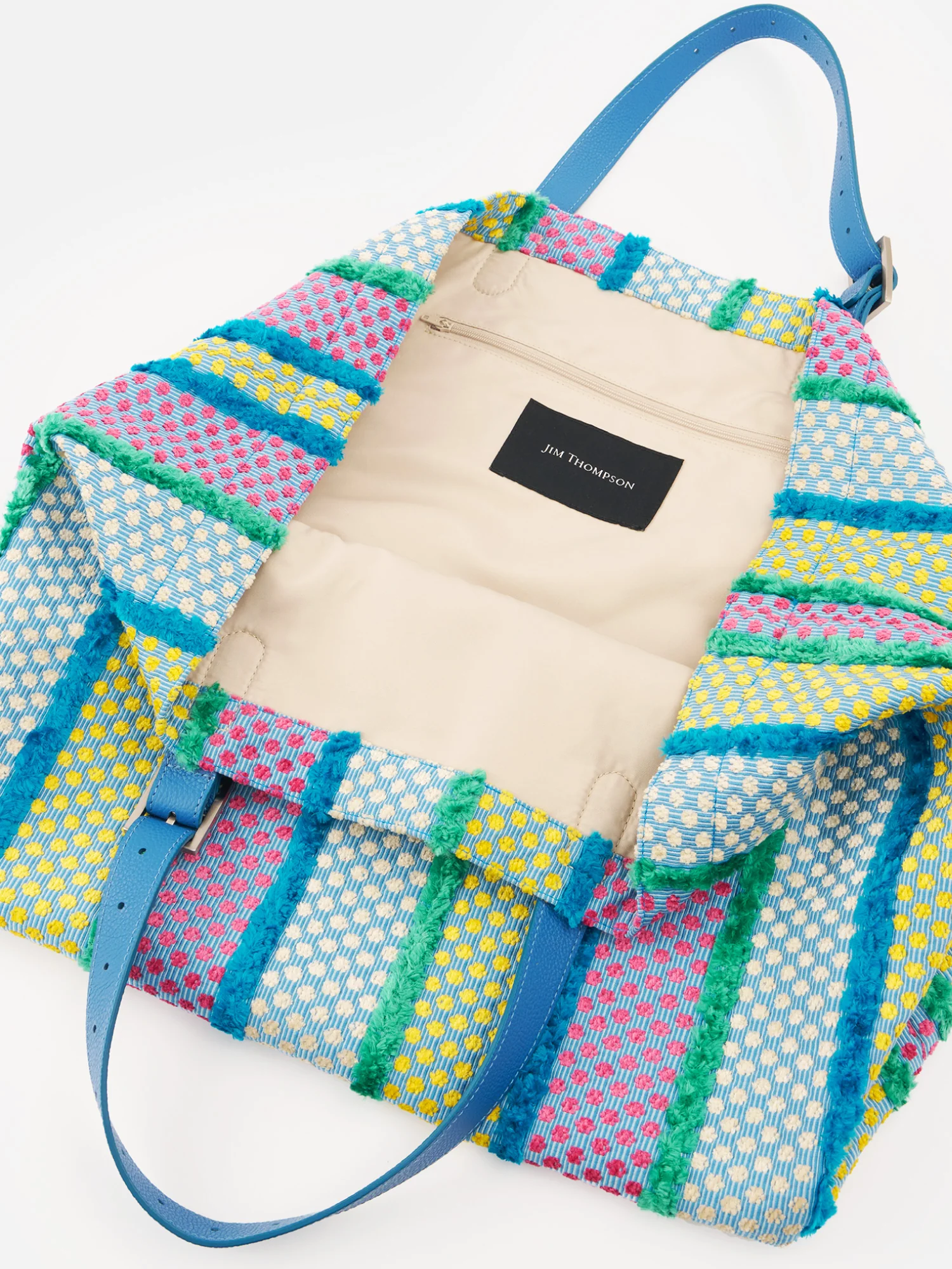 Kradumthong Chenille JJ Weekend Tote - Image 4