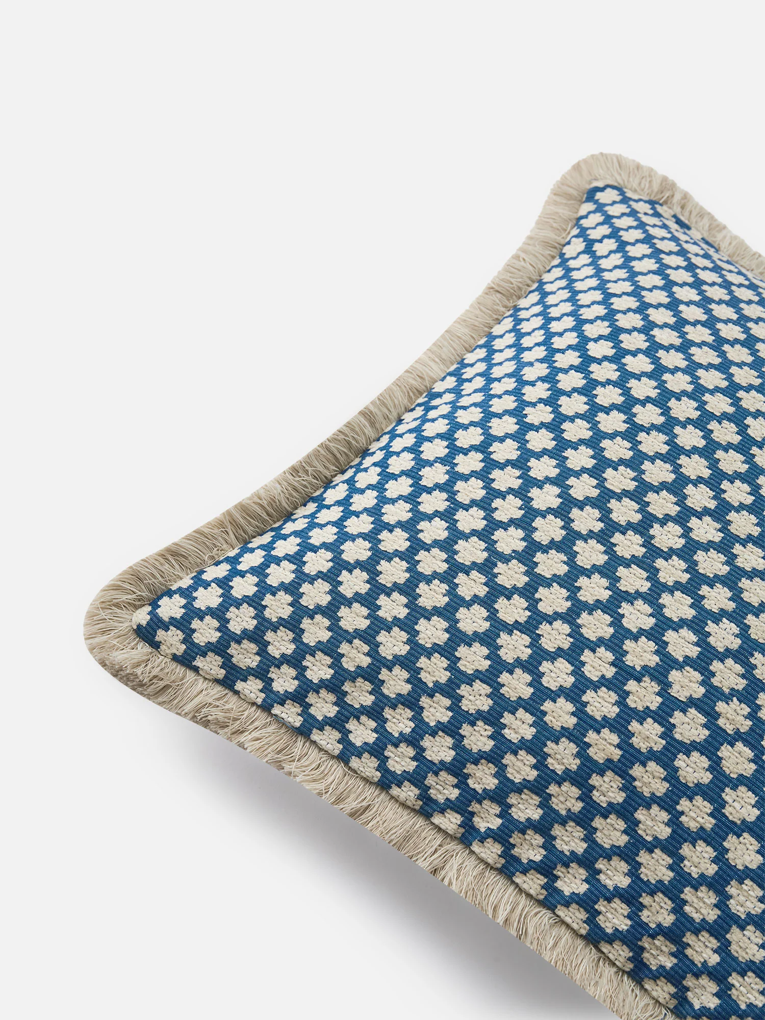 Kradumthong Silk Chenille Cushion Cover 18" - Image 4