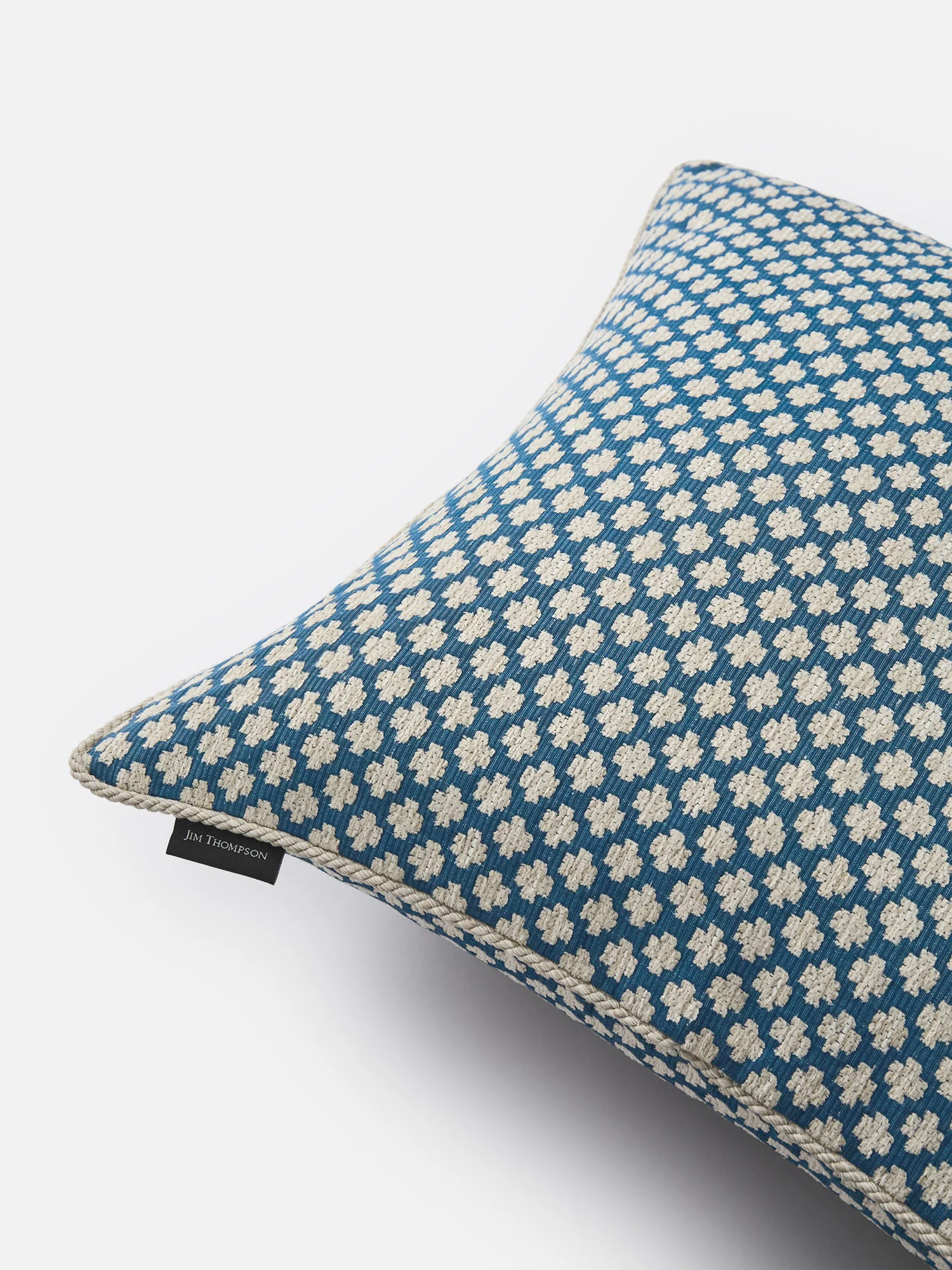 Kradumthong Silk Chenille Cushion Cover 22" - Image 4