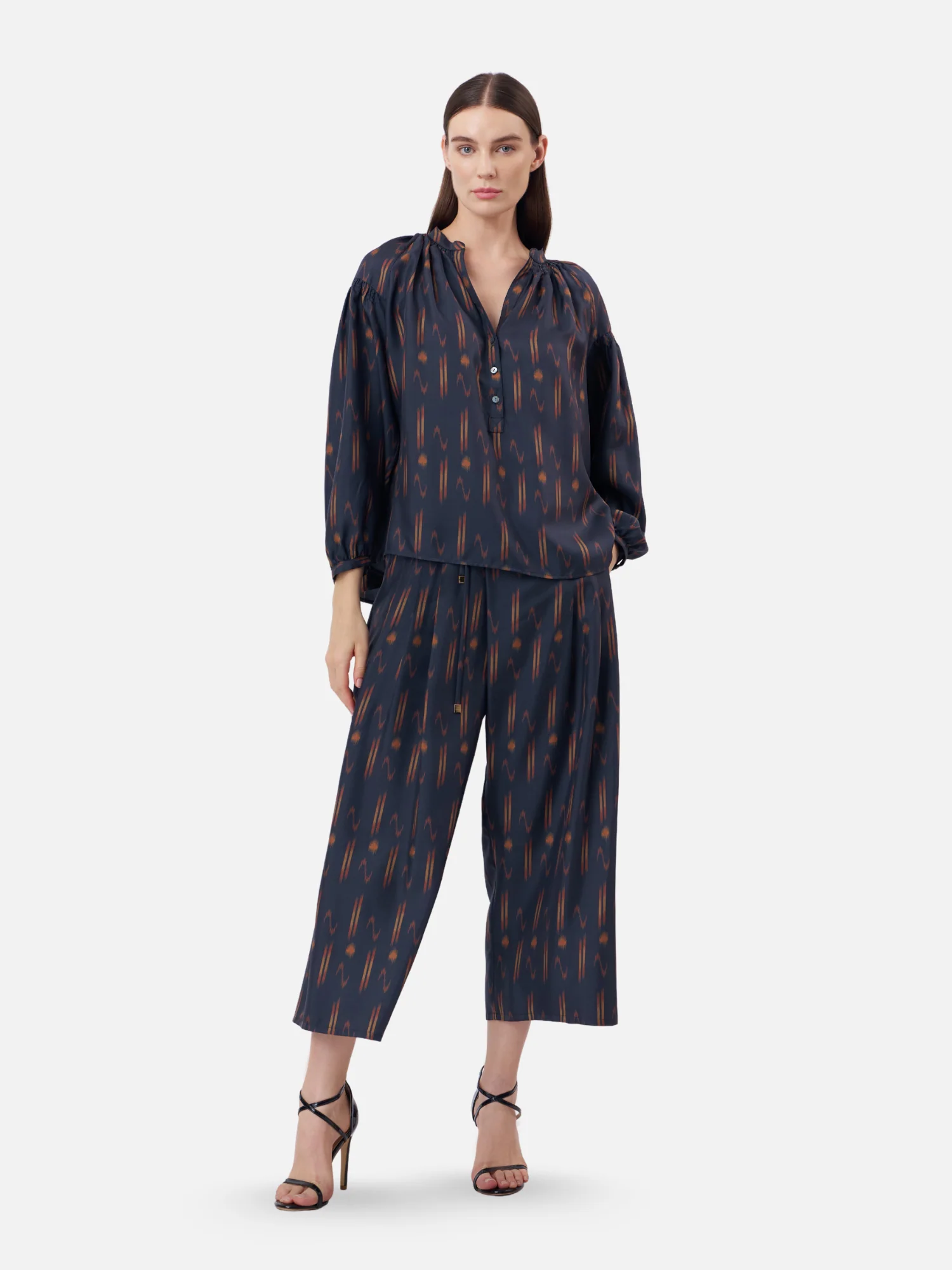 Mae Rim Gather Raglan Blouse - Image 4