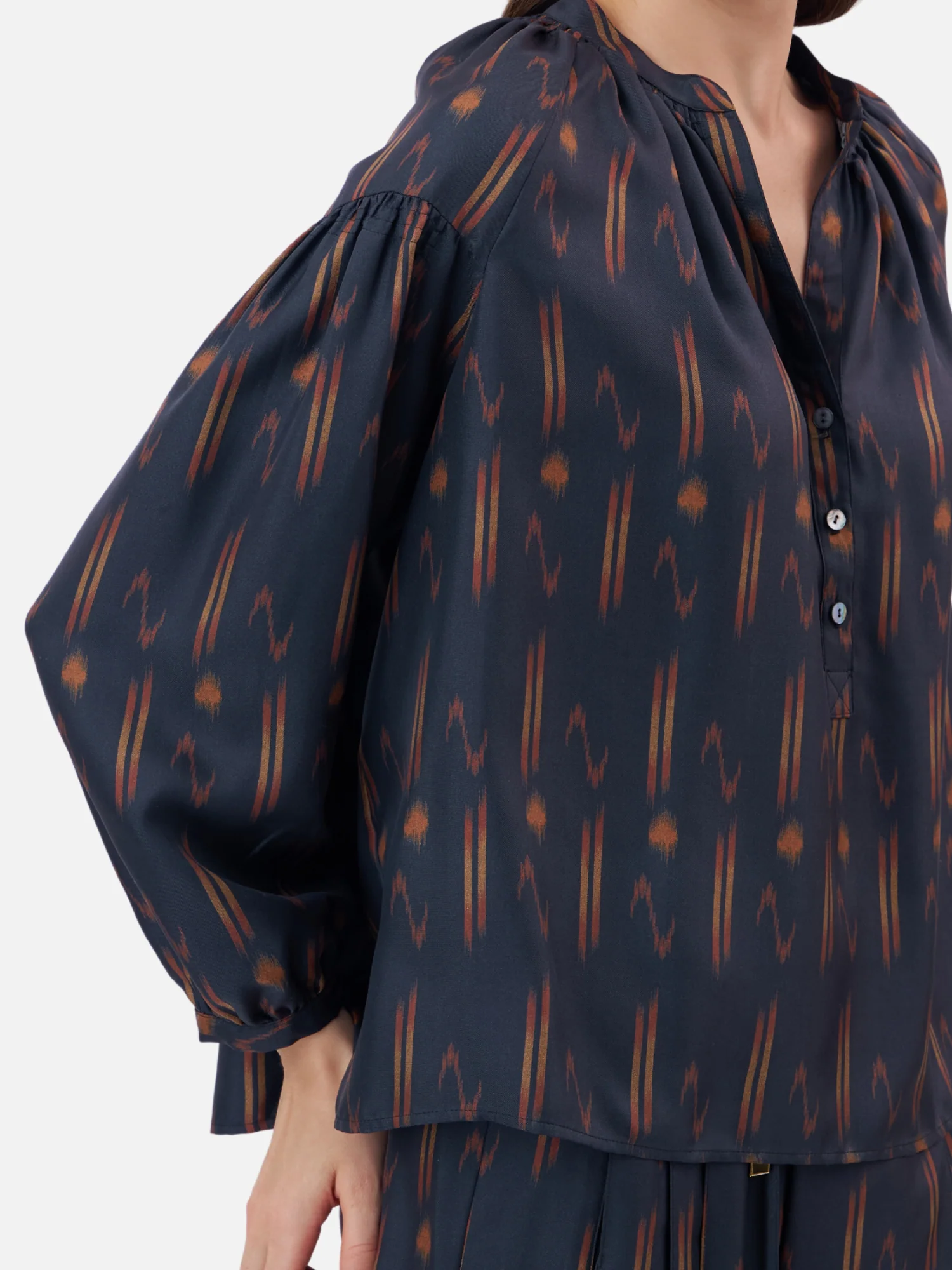 Mae Rim Gather Raglan Blouse - Image 6