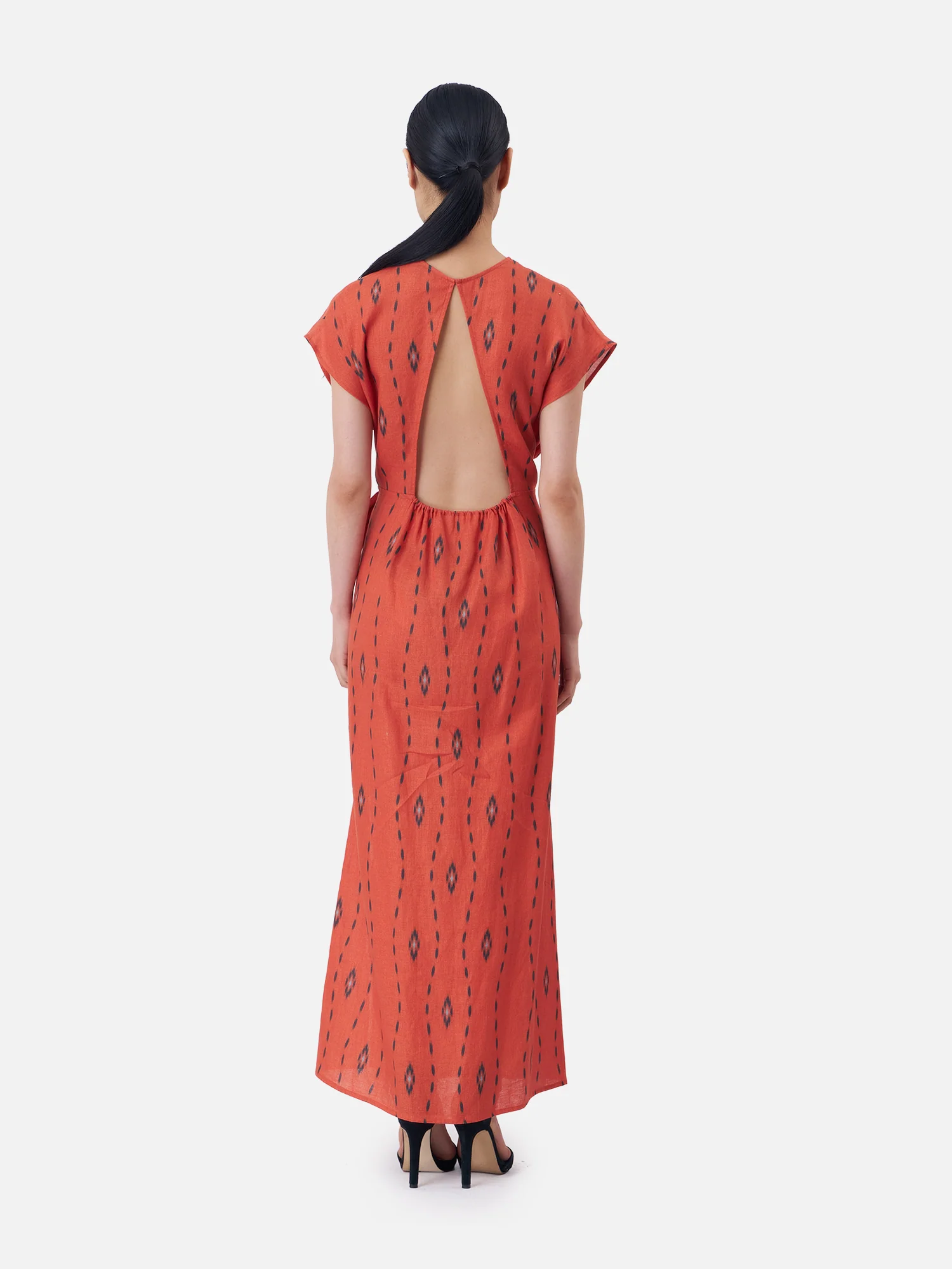 San Sai Linen Open Back Wrap Kaftan - Image 5